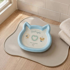 Various shapes of pet feeding bowls